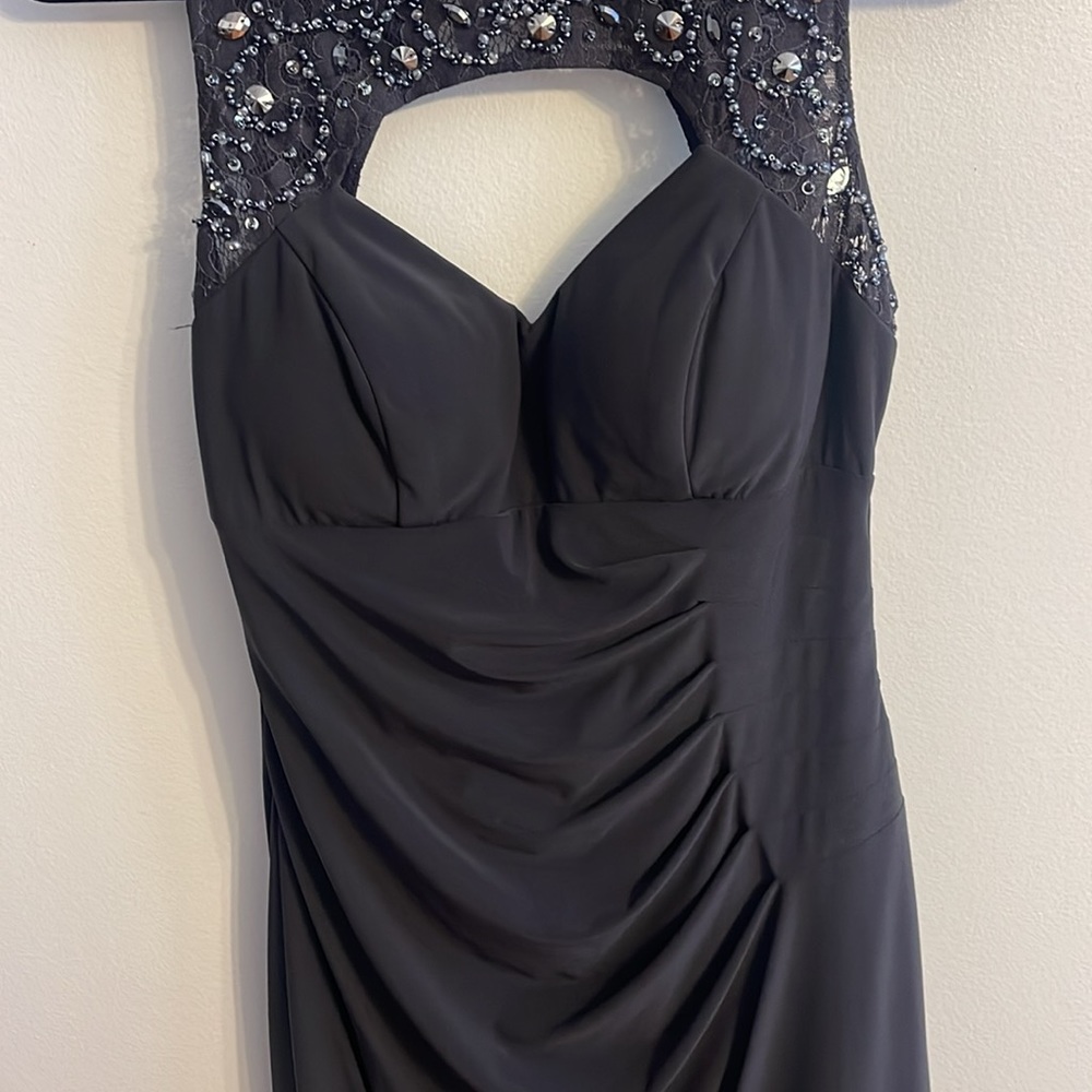 Cache Dress‎ - Picture 2 of 5
